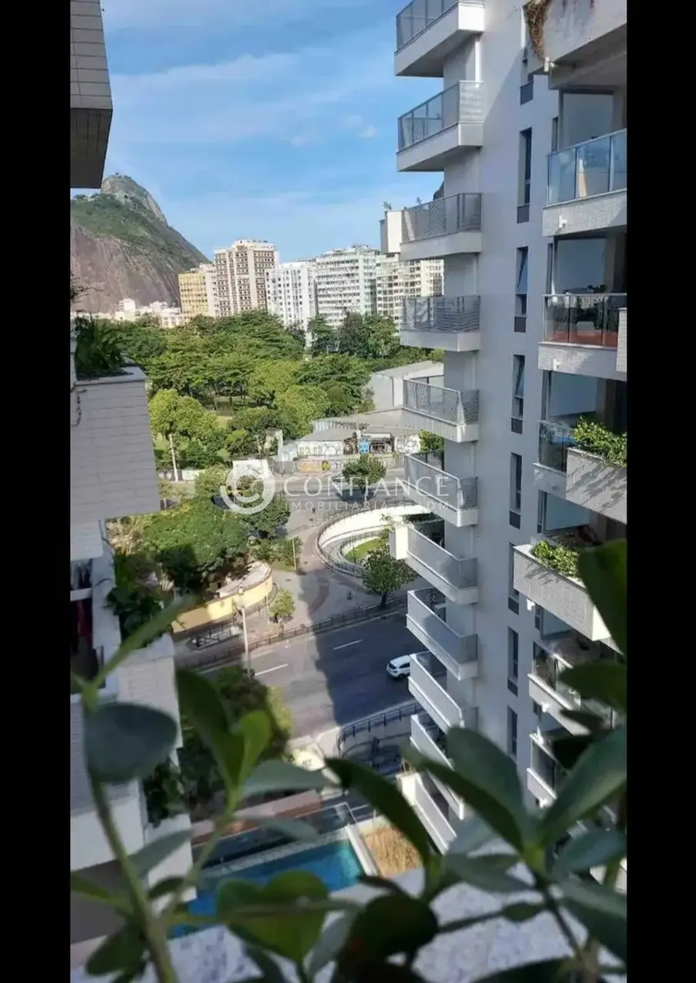 Mountain view in a 2-bedroom apartment, 82 m² — photo 14