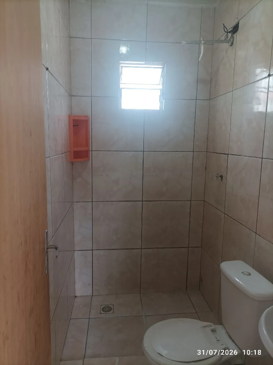 2-bedroom house with glass shower enclosure, no parking — photo 4