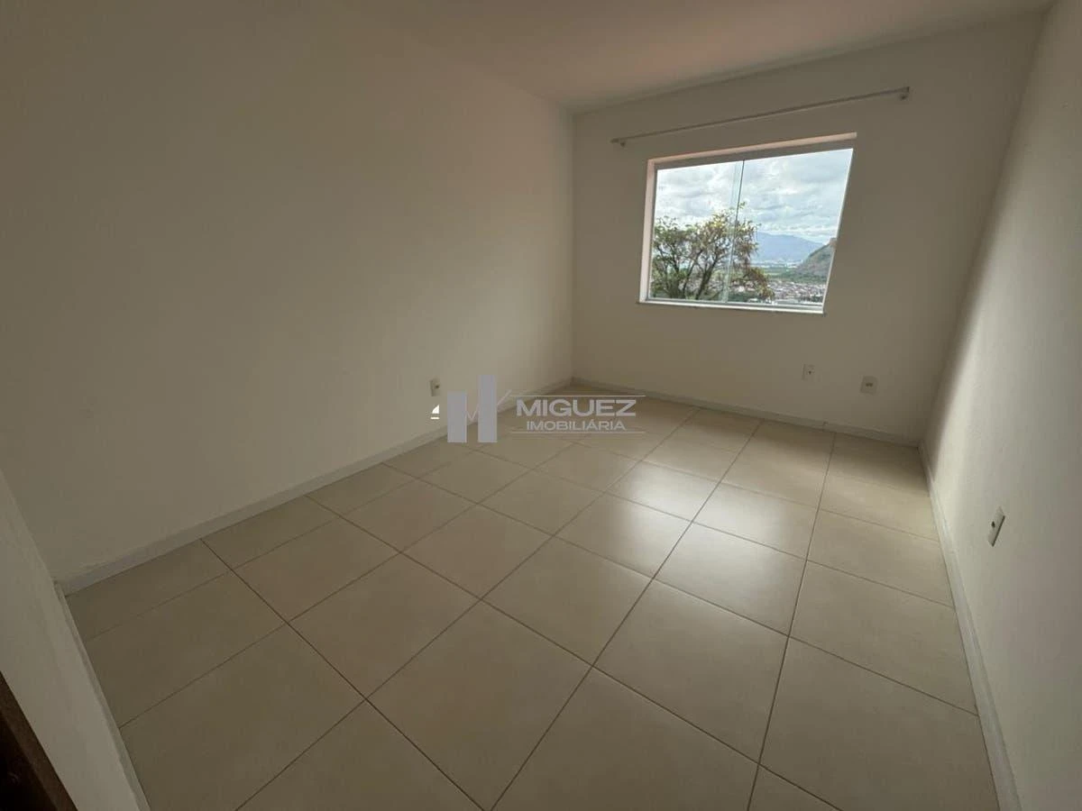 Water view in a 4-bedroom house, 340 m² — photo 25