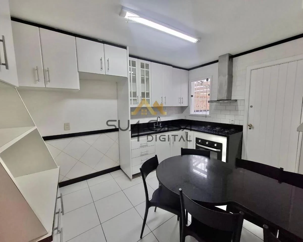 House with 4 bedrooms and 273 m² plus open-air pool — photo 25