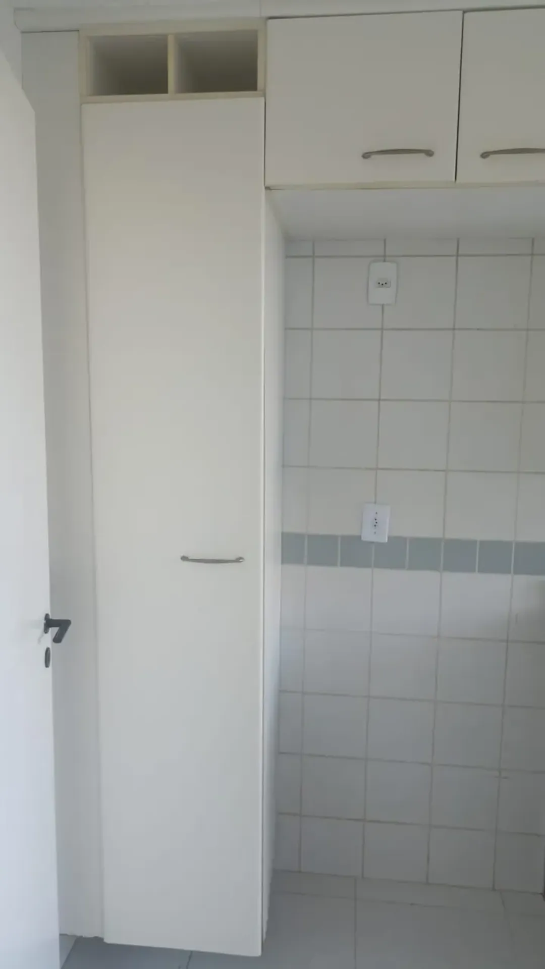 Apartamento semimobiliado com 3 quartos e cozinha separada — photo 24