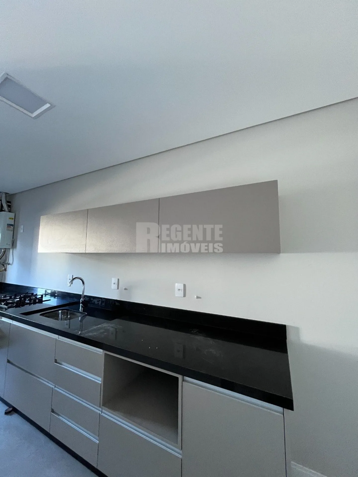 Apartamento mobiliado de 2 dormitórios com churrasqueira na sacada — photo 6