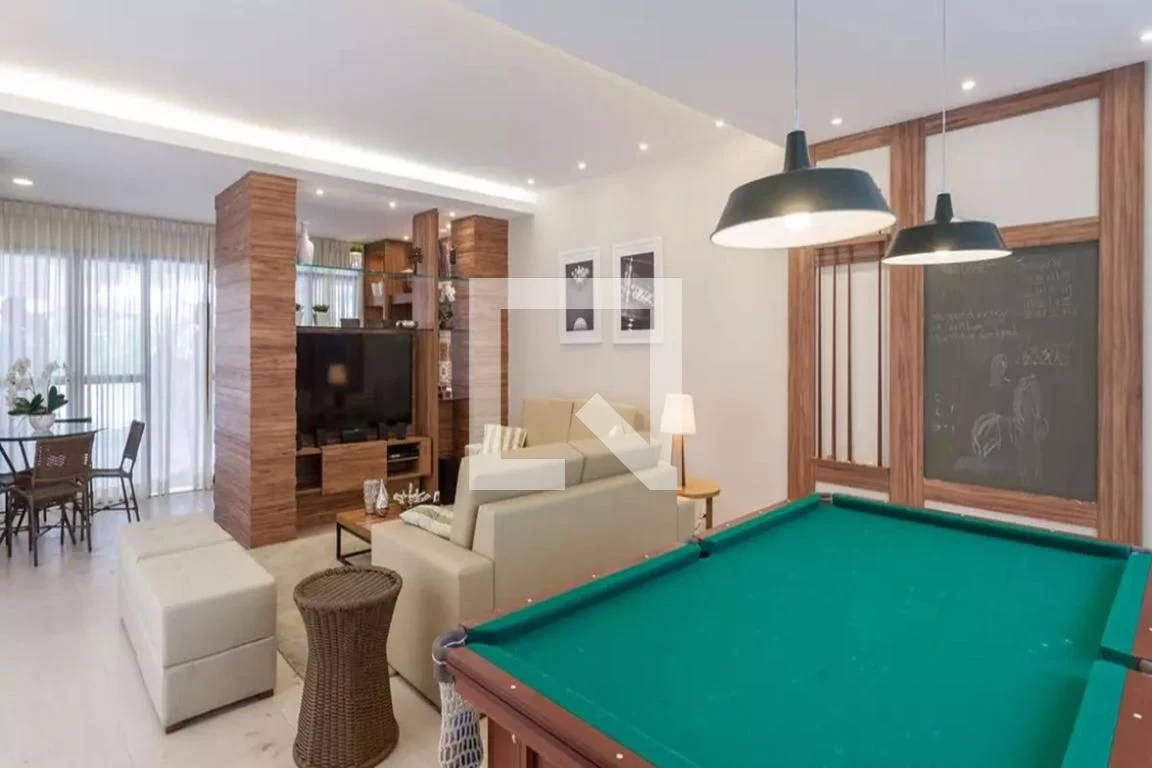 Apartamento de 89 m² com janelas do piso ao teto e closet — photo 44