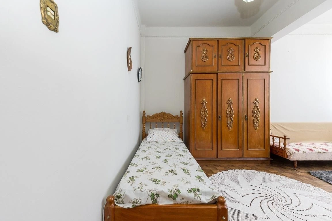 Furnished apartment, 97 m², with a bathtub — photo 25