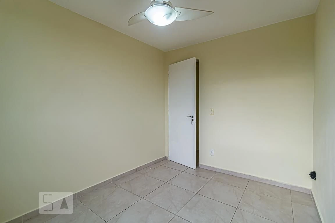 Unfurnished 2-bedroom apartment with a closed kitchen — photo 18