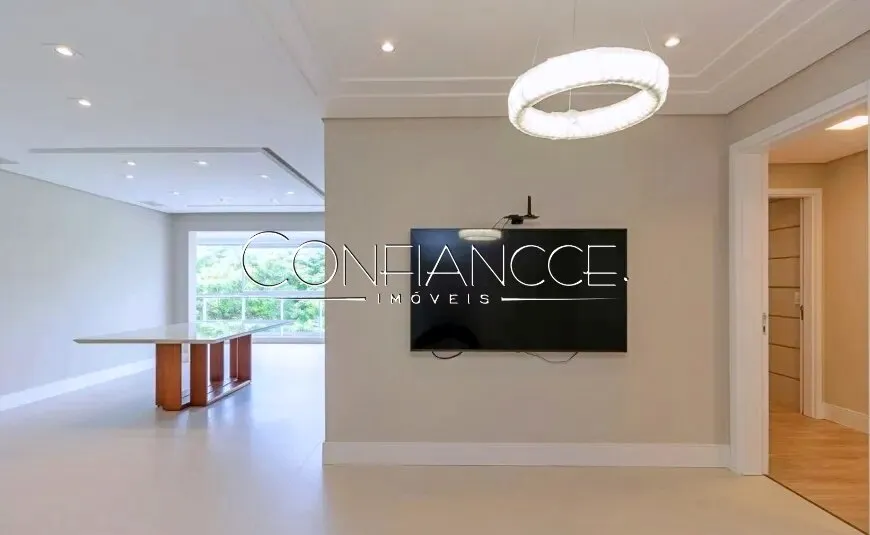 Apartment with 4 bedrooms and 2 en-suite suites — photo 4