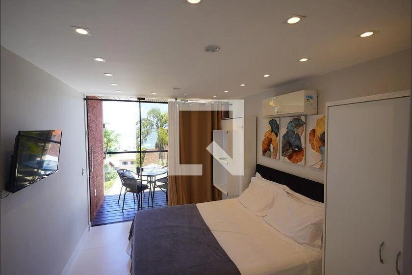 Furnished 1-bedroom apartment with built-in wardrobes — photo 7