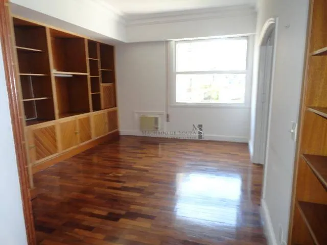 Water view in a 4-bedroom apartment, 350 m² — photo 25