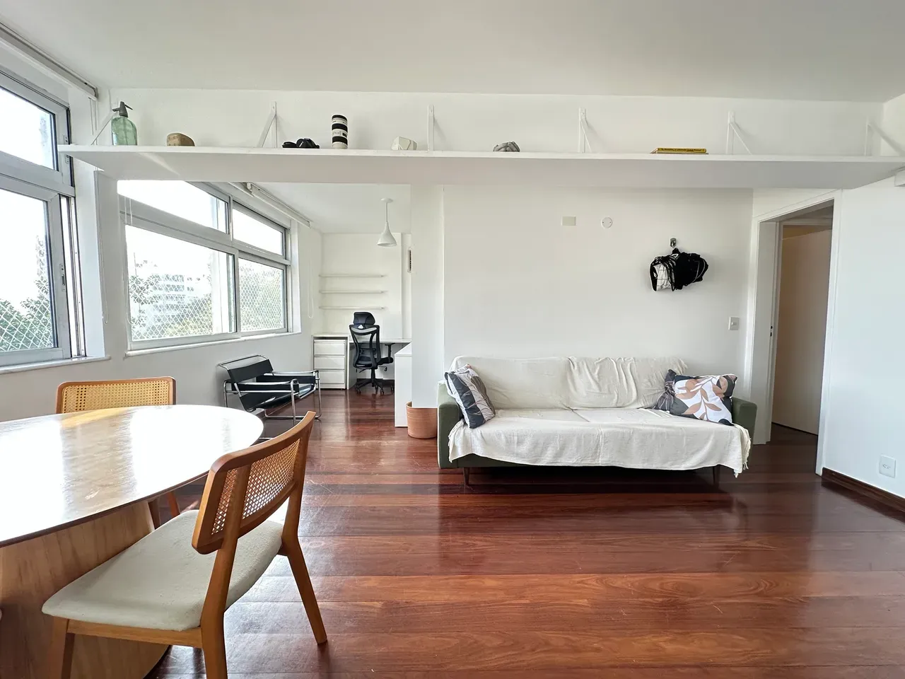 Apartment on the 4th floor with floor-to-ceiling windows — photo 5