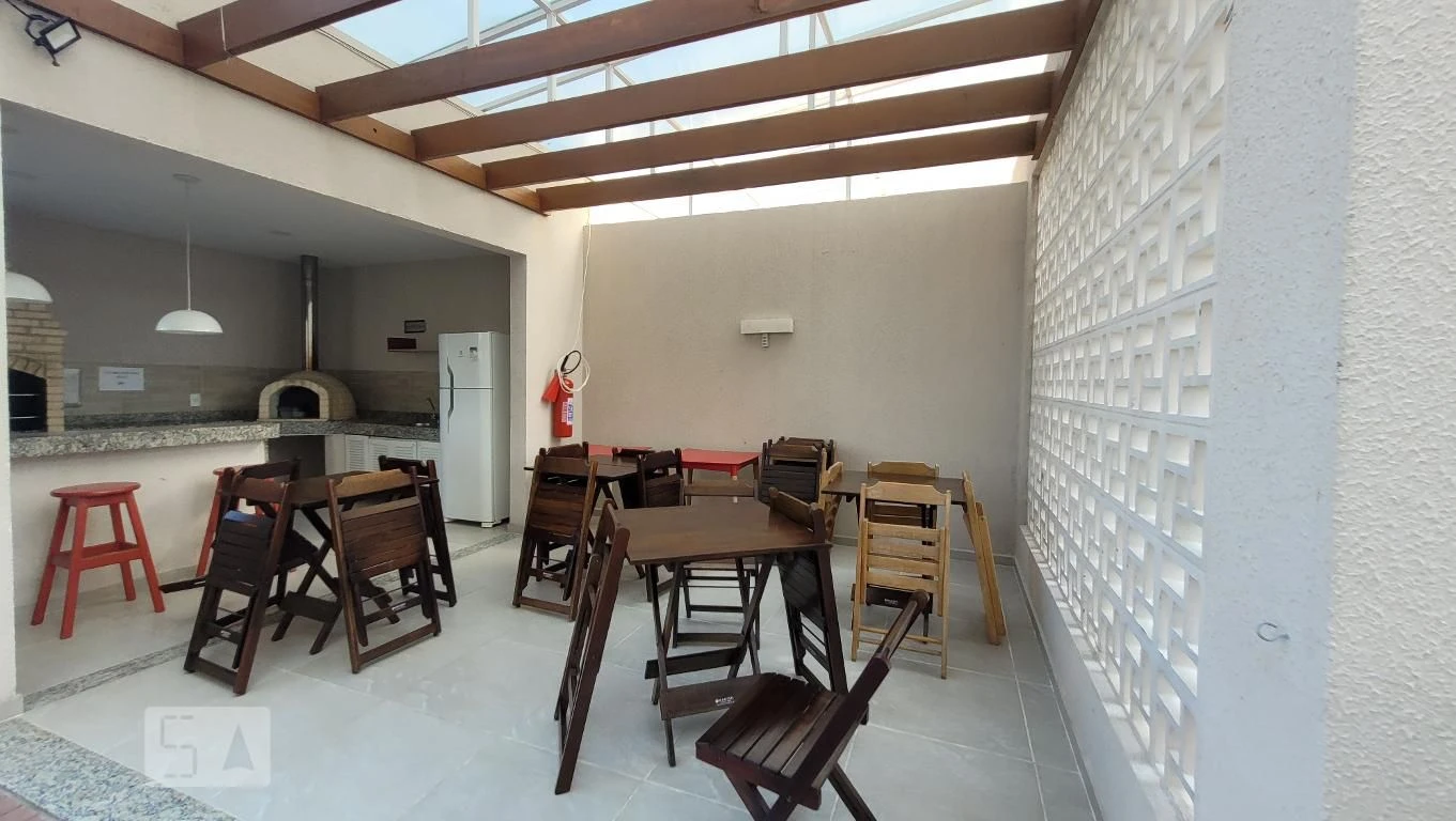 Furnished 2-bedroom apartment with open-plan kitchen — photo 43