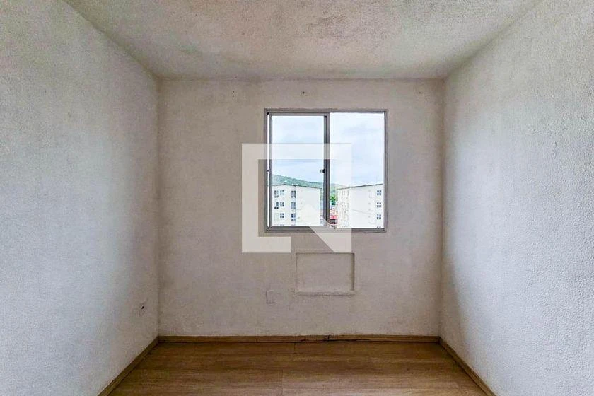 2-bedroom apartment in a building with a pool — photo 38