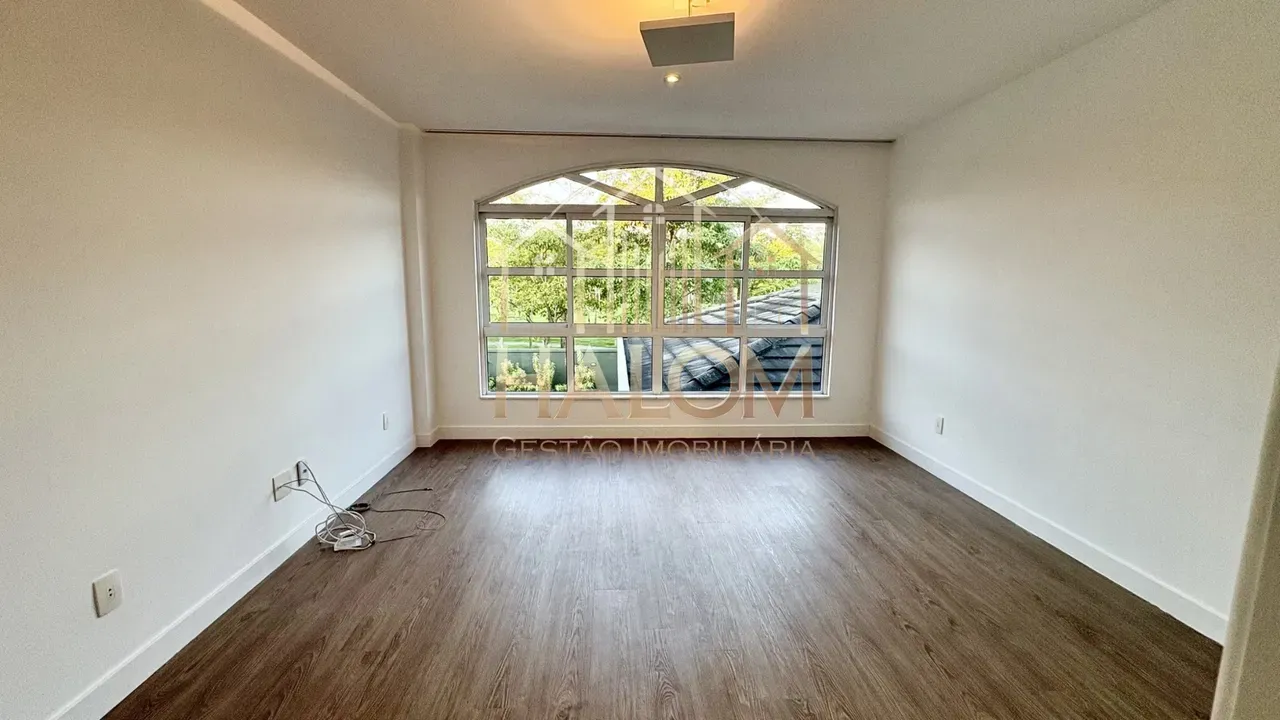 Rental house with 5 bedrooms and 5 bathrooms — photo 34