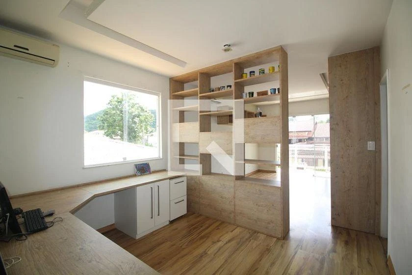 6-bedroom house with 4 en-suite suites and 600 m² — photo 49
