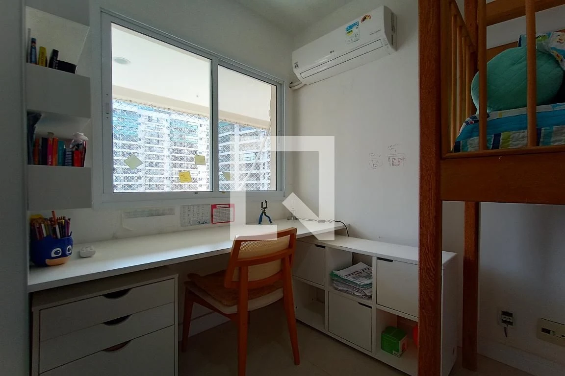 Furnished 3-bedroom apartment with 3 bathrooms and balcony — photo 31