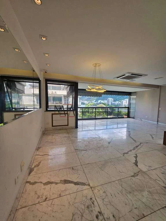 Furnished duplex penthouse with 4 bedrooms and 324 m² — photo 9