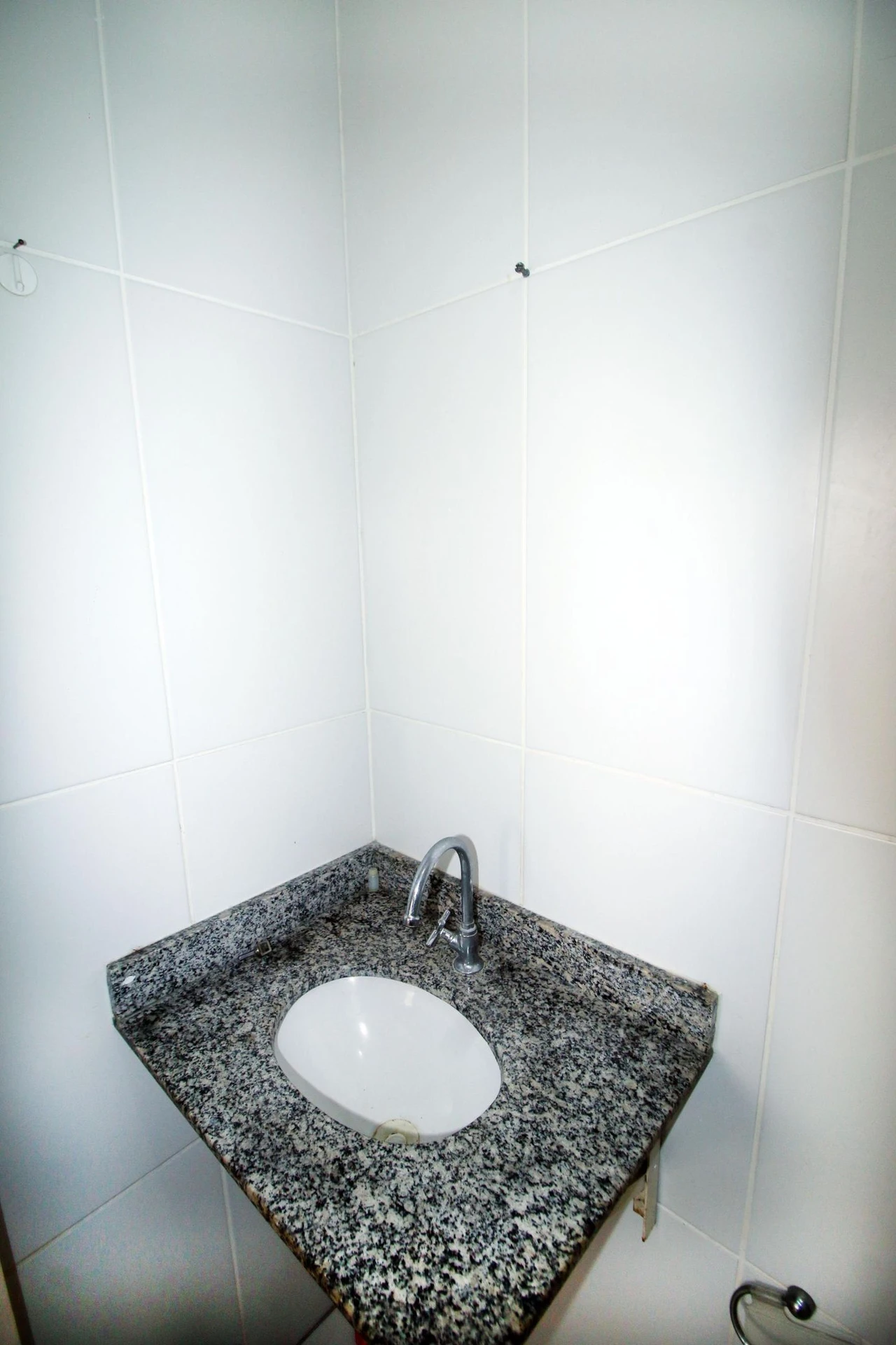 Rental apartment with 2 bedrooms and a balcony — photo 17