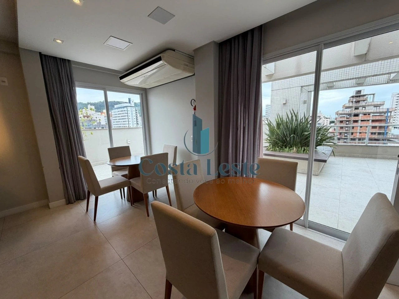 One-bedroom apartment with a washing machine — photo 2