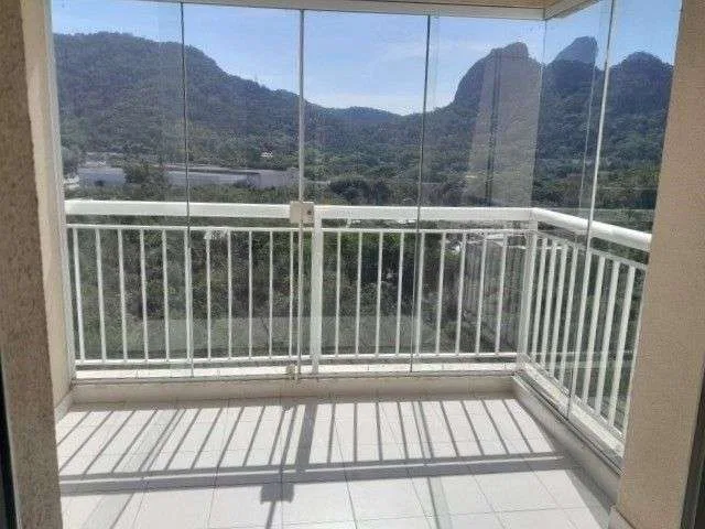 Apartamento de 68 m² con balcón con vidrio y 2 dormitorios
