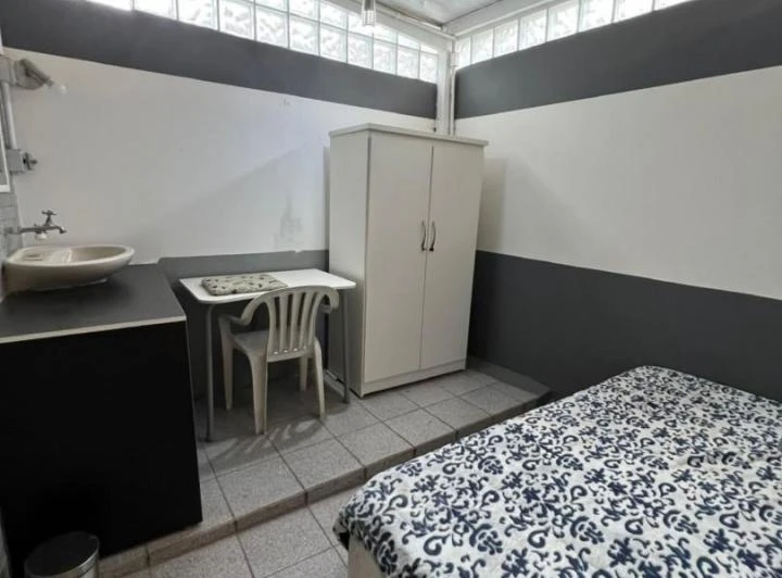 Furnished 2-bedroom apartment with parking — photo 4