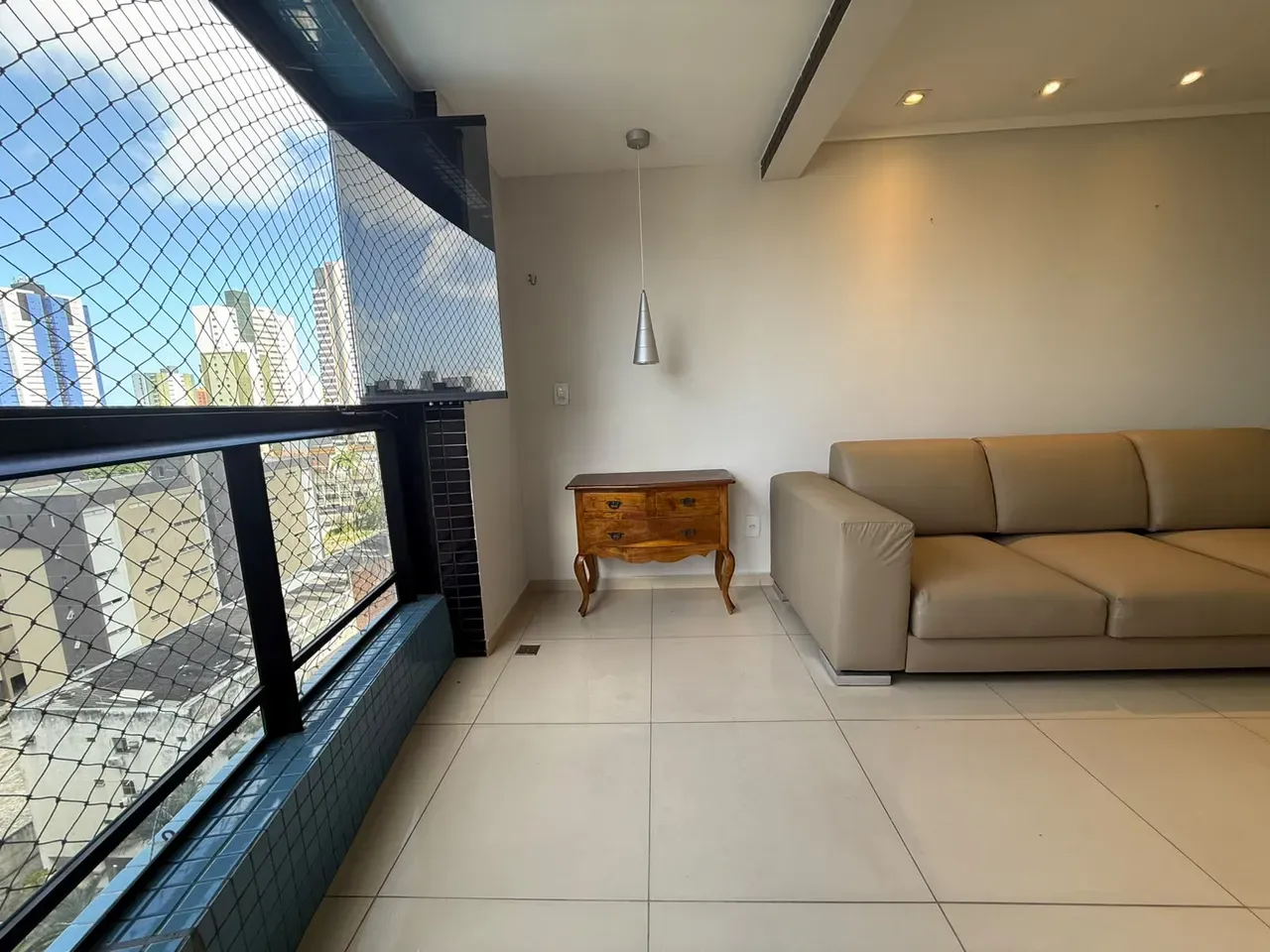 3-bedroom apartment with a home office — photo 10