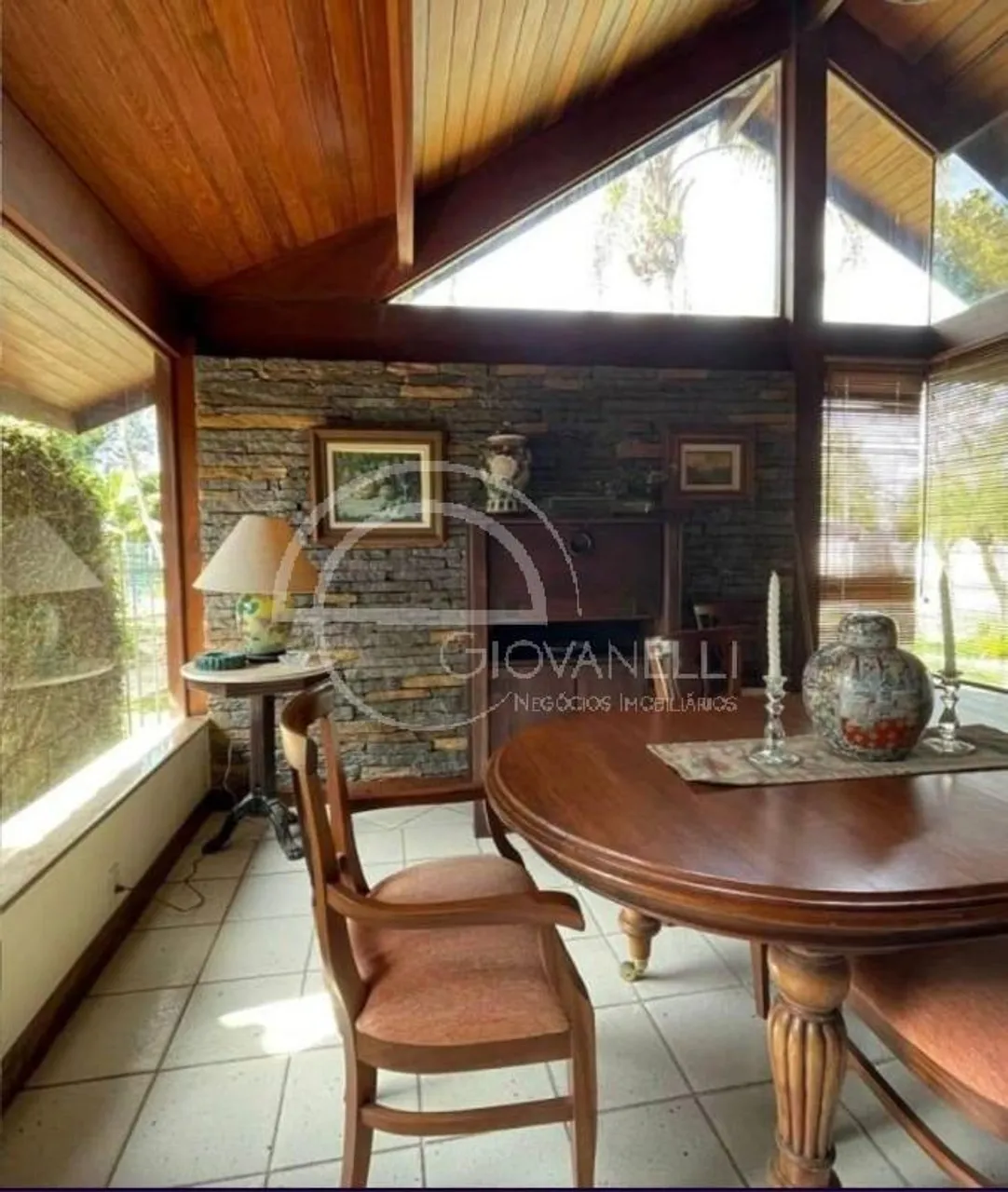Furnished residential house with 4 bedrooms and 4 bathrooms — photo 17
