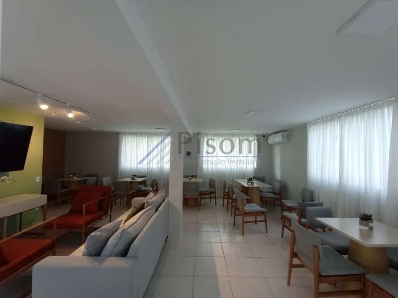 3-bedroom apartment with a glass-enclosed balcony — photo 9