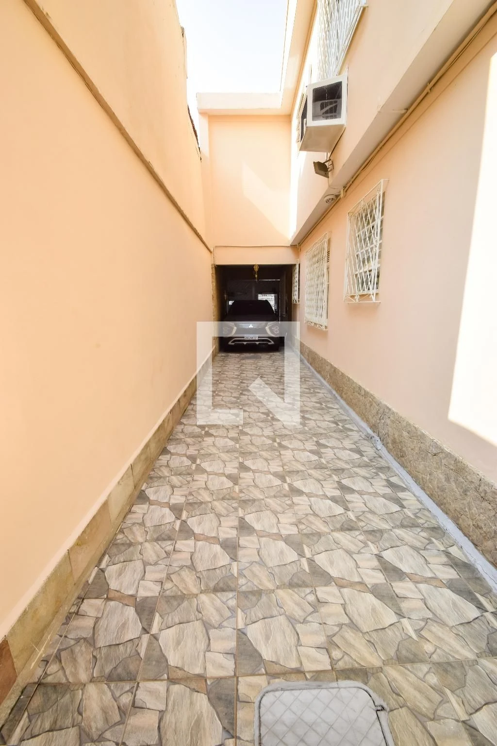 Casa mobiliada com 6 quartos e 3 suítes com jardim e BBQ — photo 56