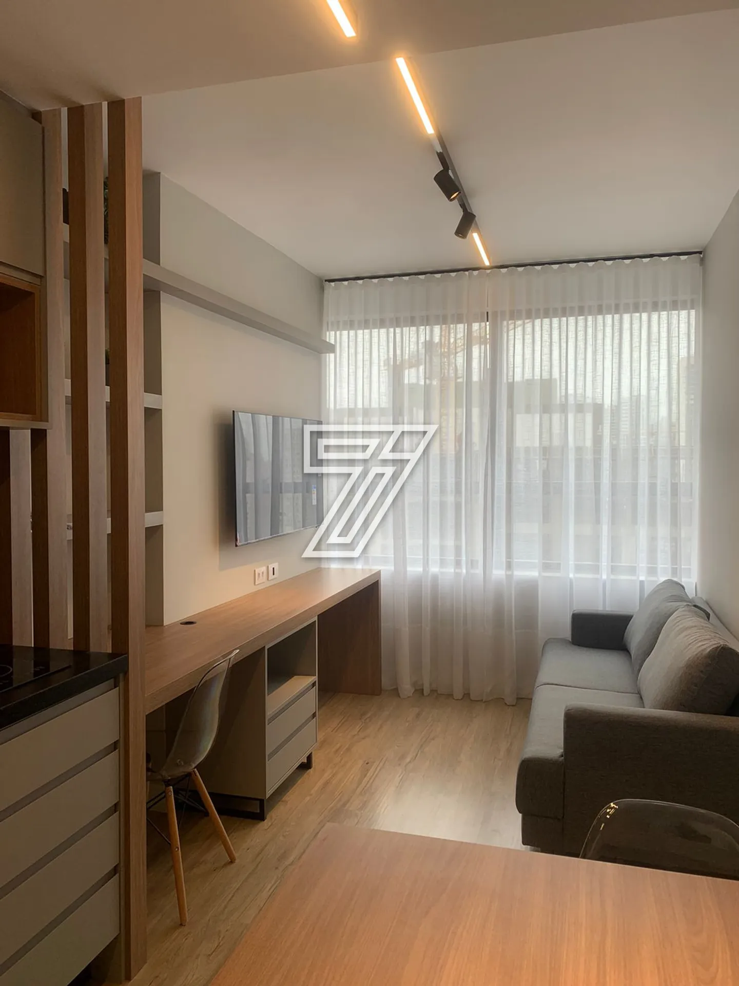 Floor-to-ceiling windows in a one-bedroom apartment, 29 m² — photo 13