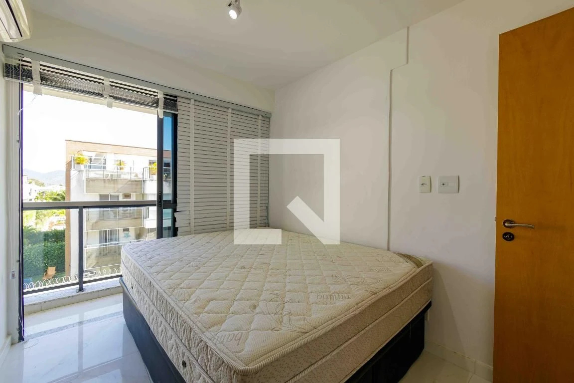 Apartamento mobiliado com 4 quartos e 4 banheiros — photo 38