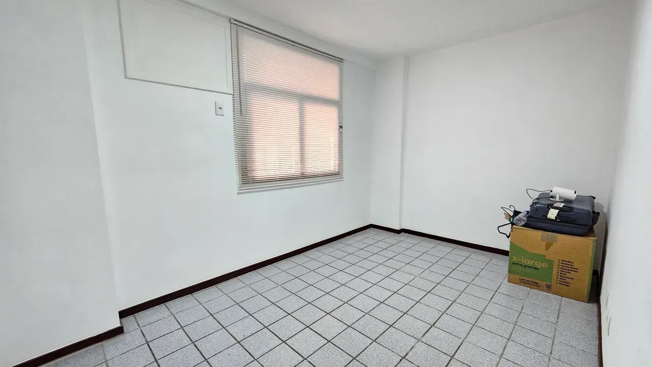 Apartment with 3 bedrooms and a balcony — photo 17