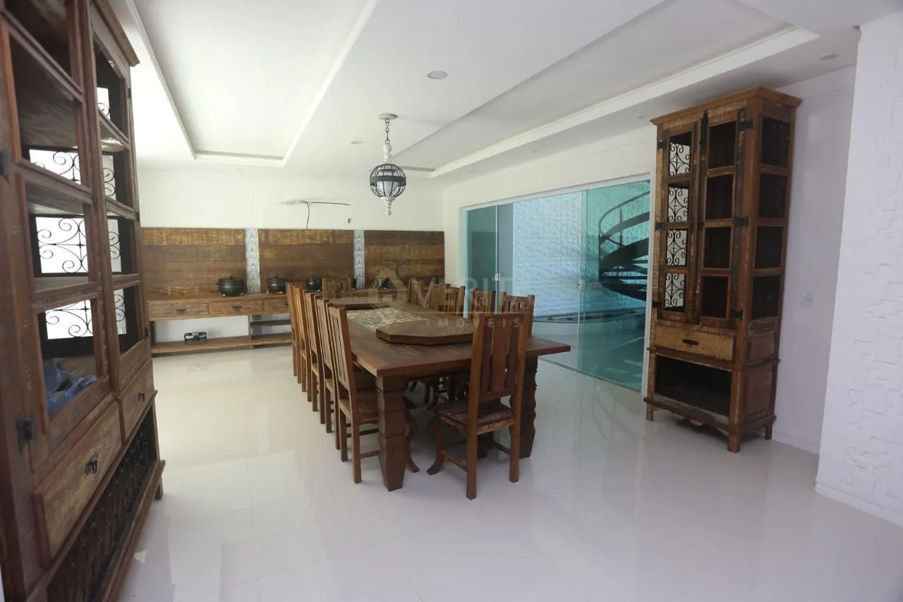 Furnished house with 5 bedrooms and 5 bathrooms, 3200 m² — photo 20