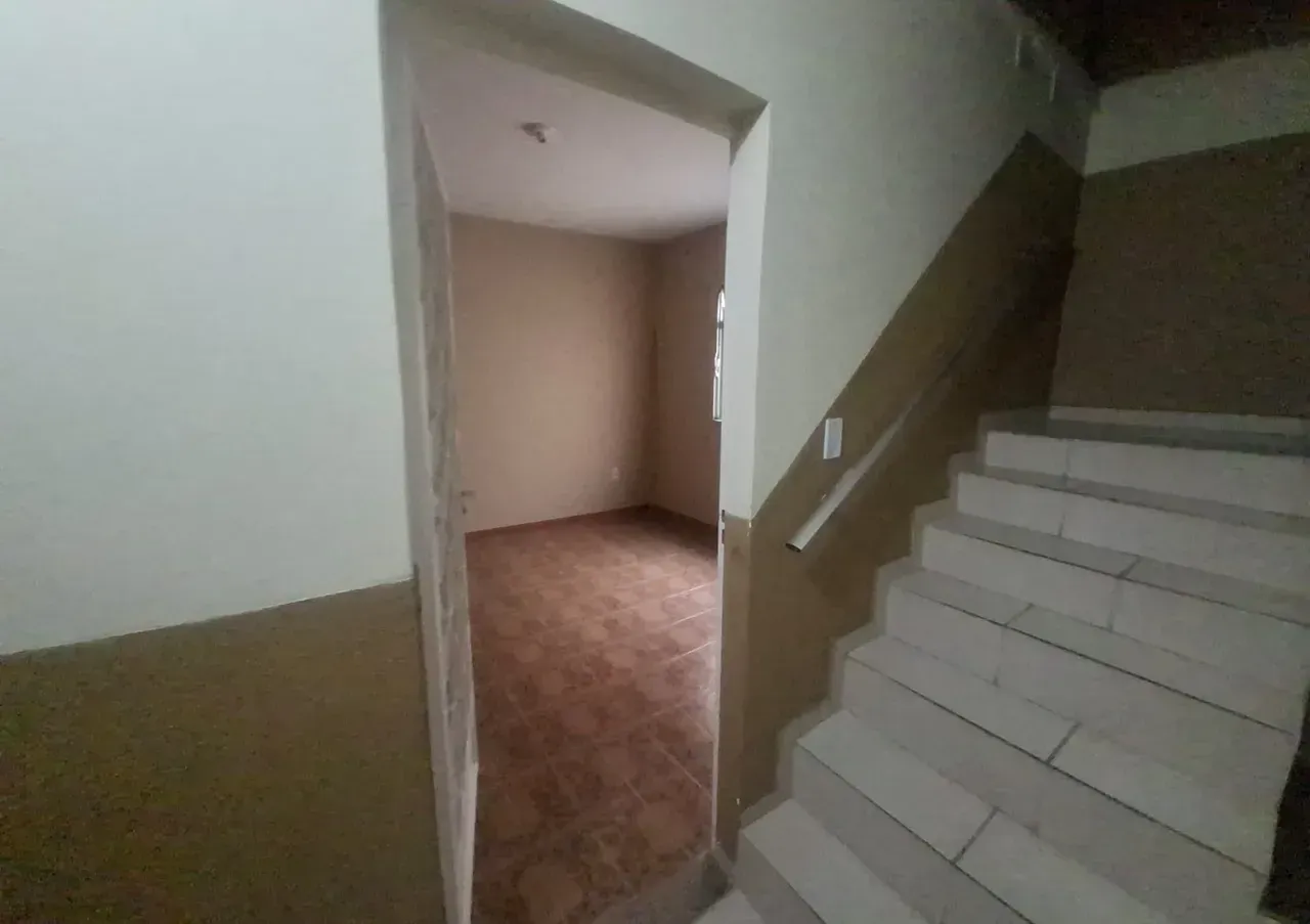 Apartamento sem mobília com 2 quartos e piso de cerâmica — photo 11
