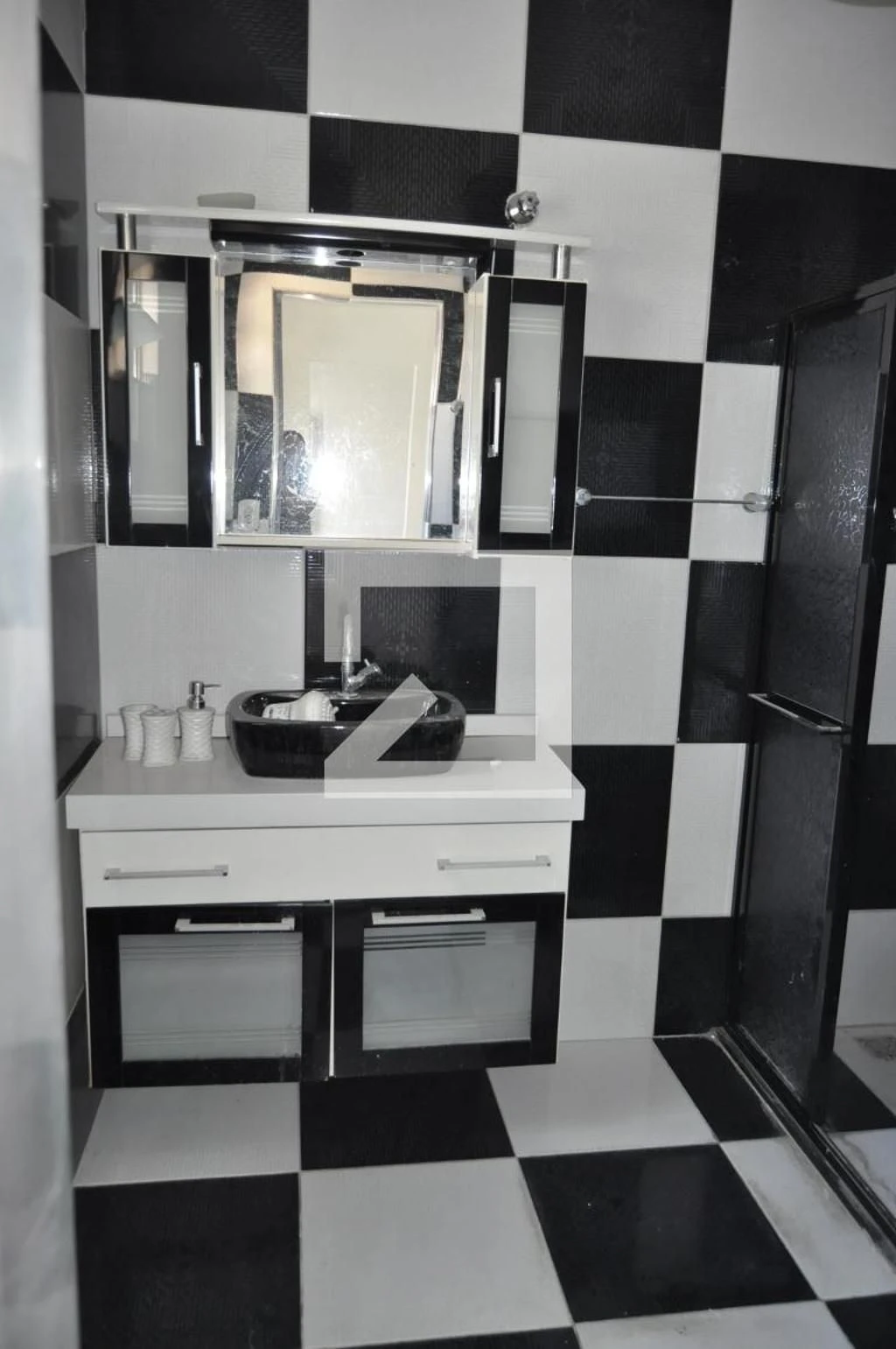 Rental house with 6 bedrooms and 4 bathrooms — photo 48