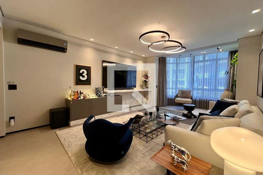 Apartamento de 150 m² com closet e janelas do piso ao teto — photo 18
