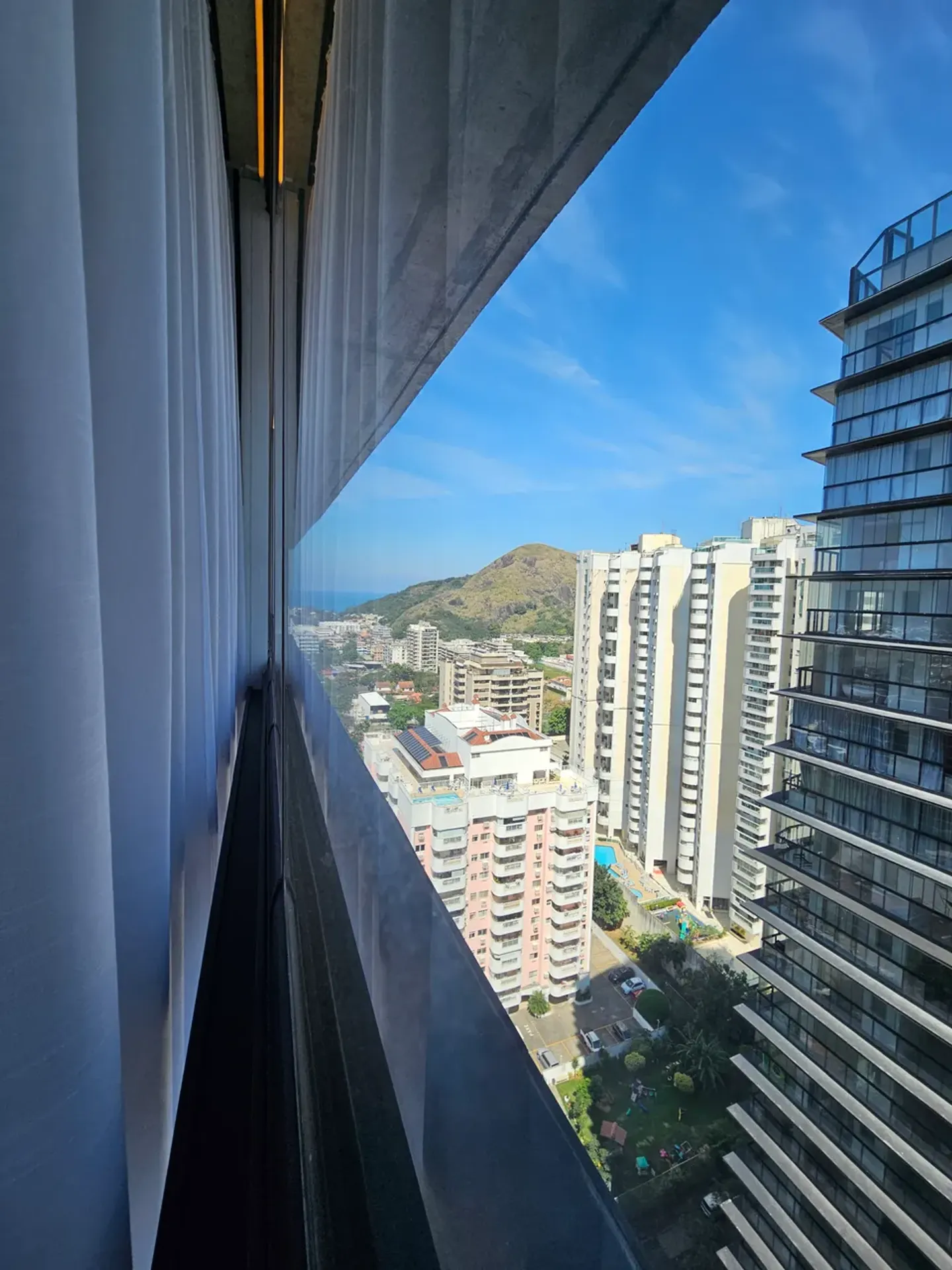 3-bedroom apartment with balcony and open kitchen — photo 29