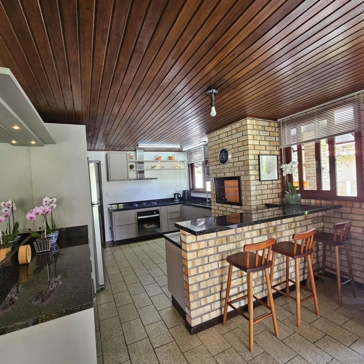 Стиральная машина и 4 спальни: дом 280 м² — photo 42