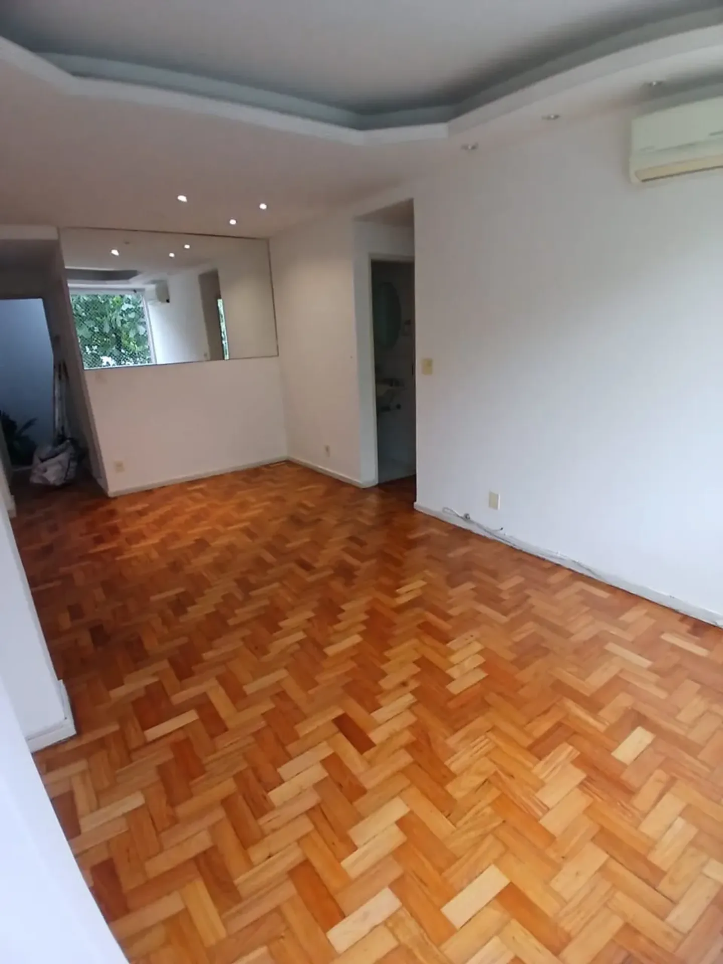 Apartment on the 4th floor with a walk-in closet — photo 23