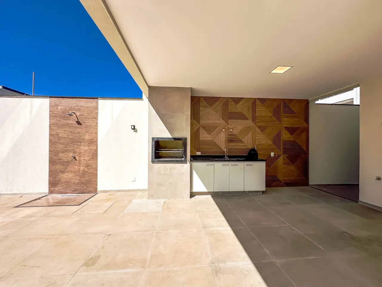 4-suite house with 6 bathrooms, 370 m² and 3 parking — photo 11