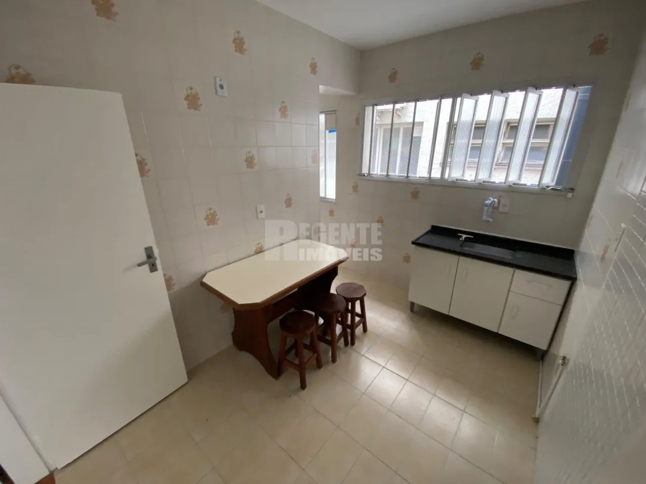 Wood or laminate floors in a 2-bedroom apartment, 80 m² — photo 12