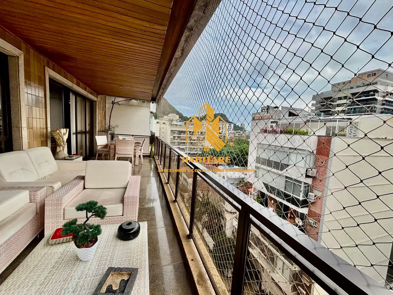 Furnished 3-bedroom apartment with 275 m² on the 4th floor — photo 13