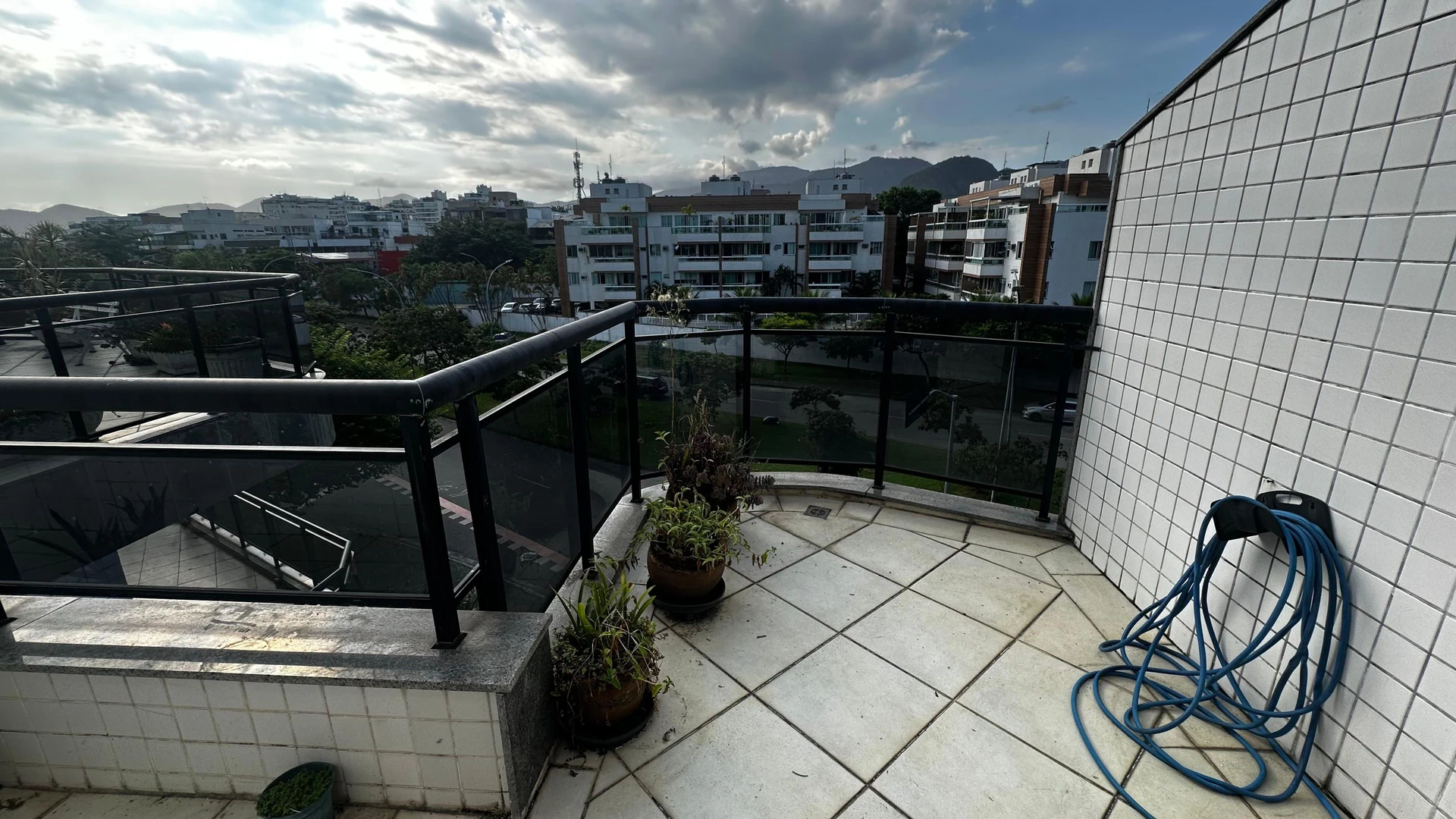 Furnished apartment with 2 bedrooms and a balcony — photo 10