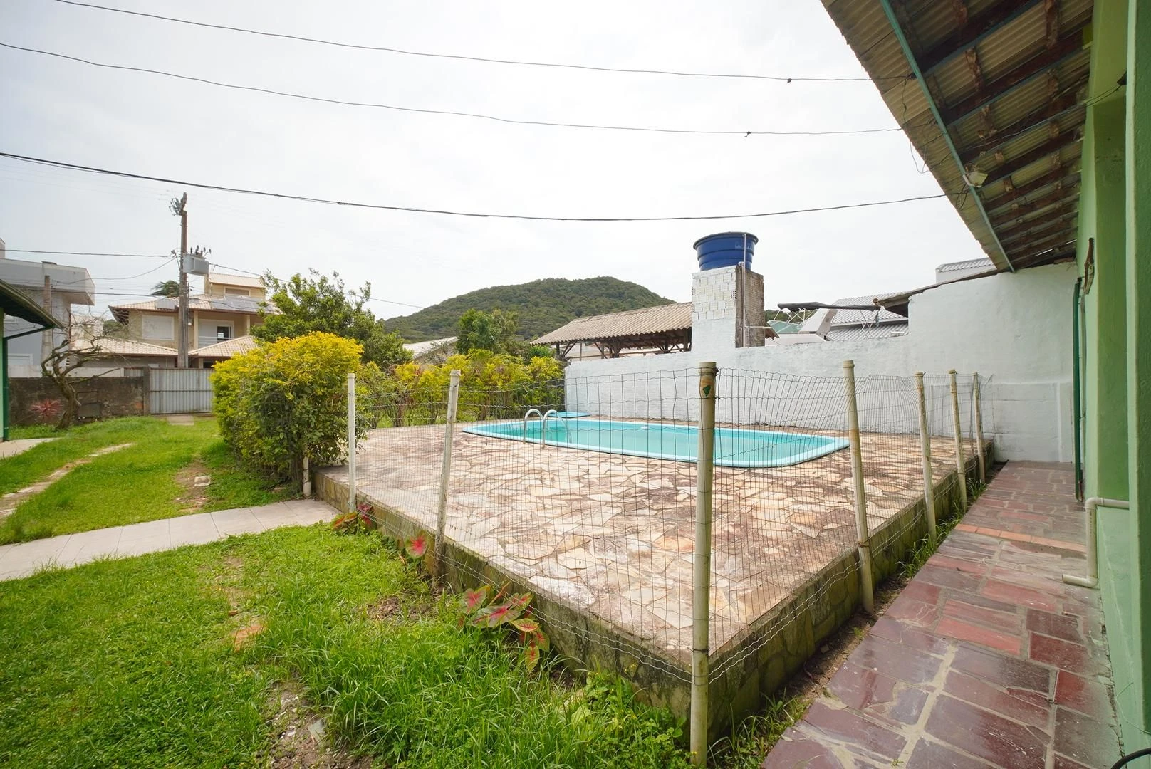 175 m² house with a mountain view and a grill on the balcony — photo 3