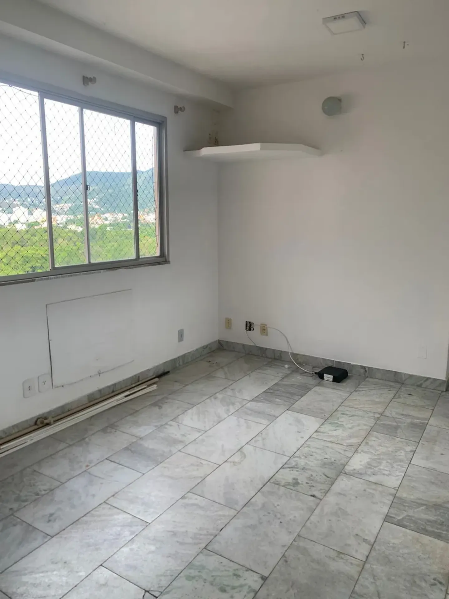 Apartment on the 11th floor with a mountain view — photo 5