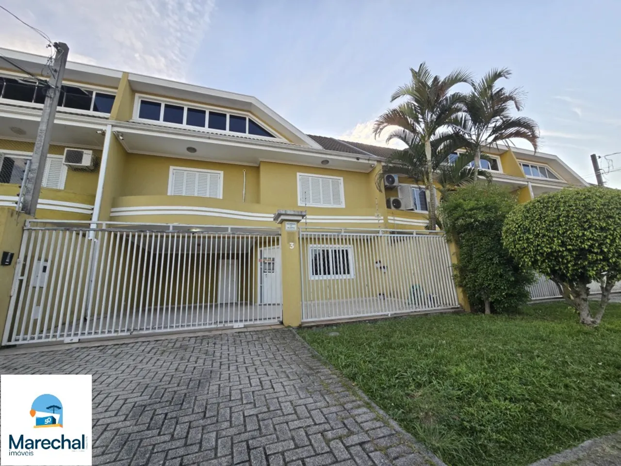 175 m² townhouse with 3 bedrooms and 2 parking spots