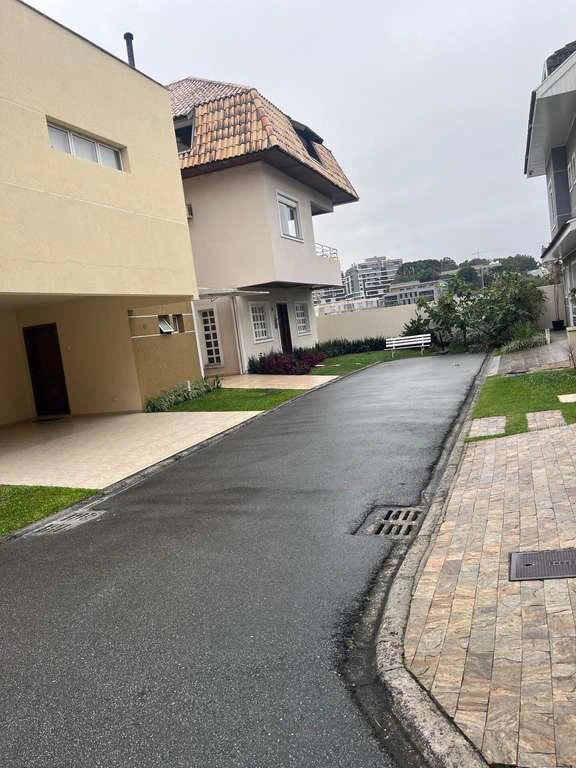 House with 4 bedrooms, 300 m² and 3 parking spaces — photo 5