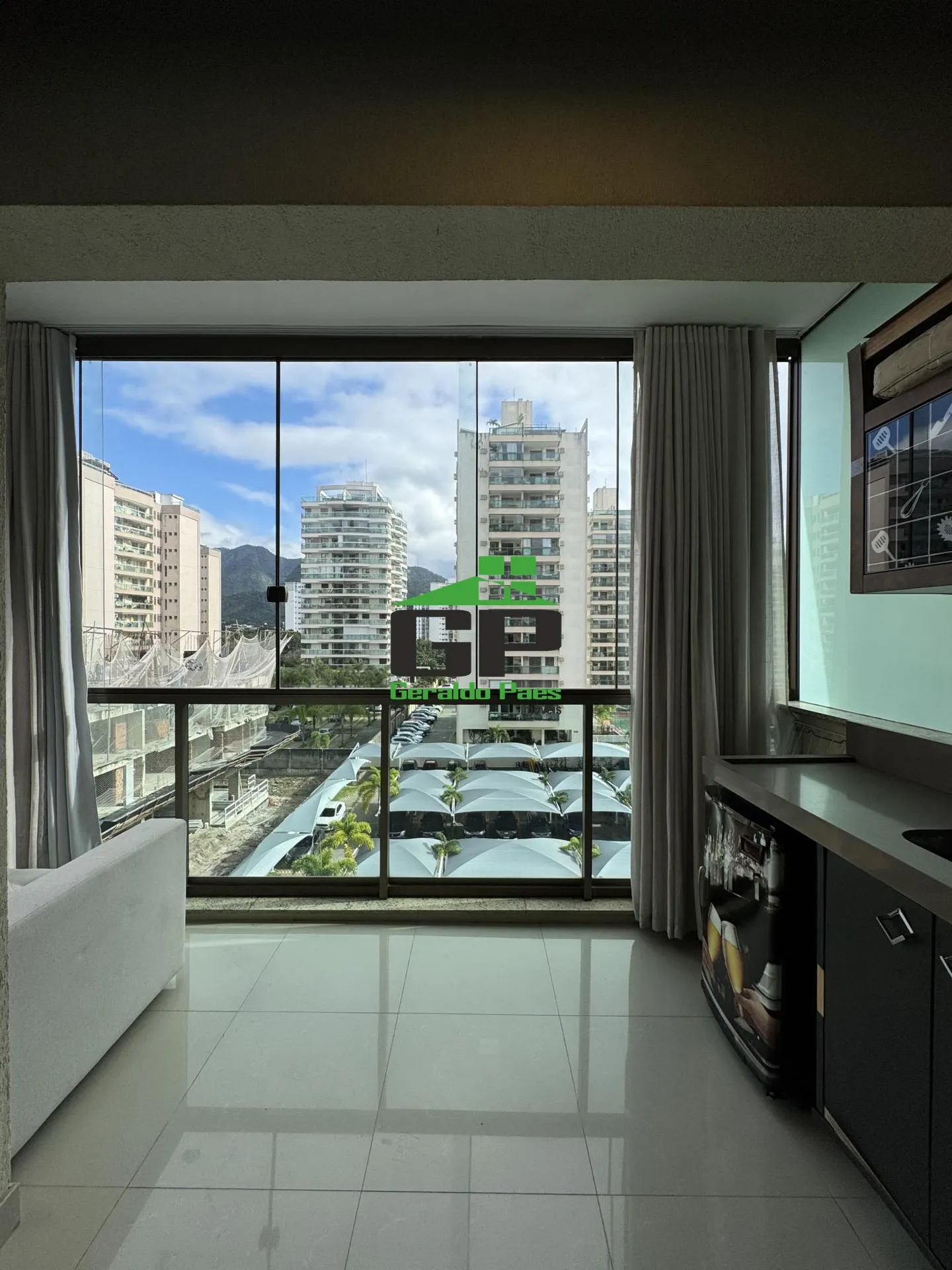 Apartamento de 3 quartos com cozinha americana e varanda — photo 23