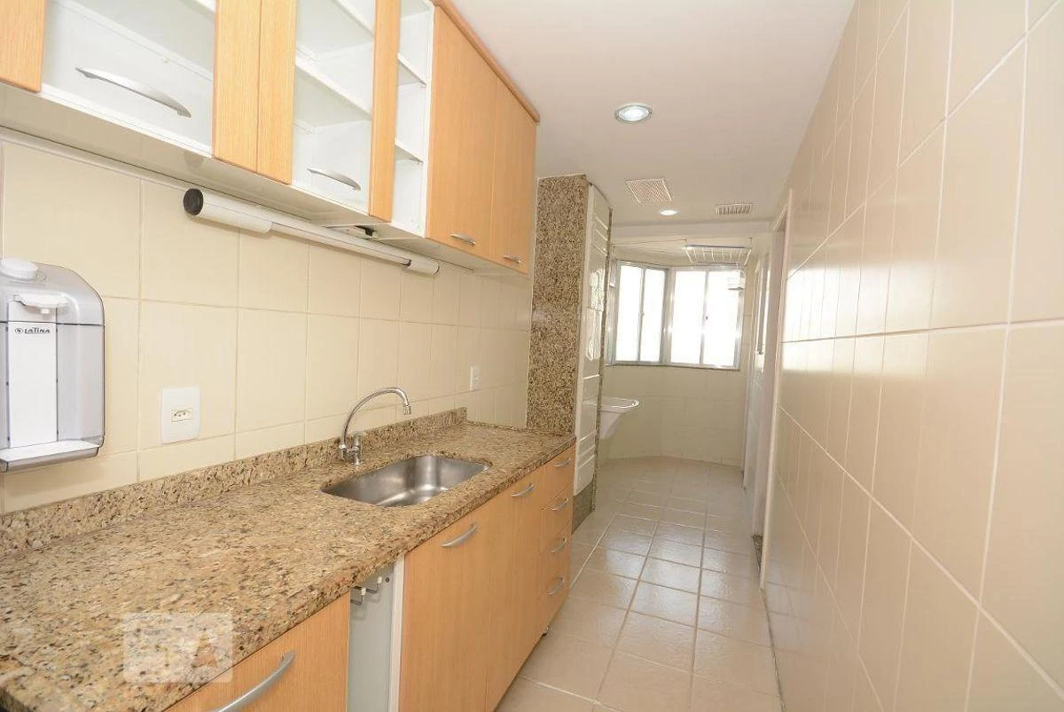 104 m² apartment with 3 bedrooms and a glass shower — photo 2