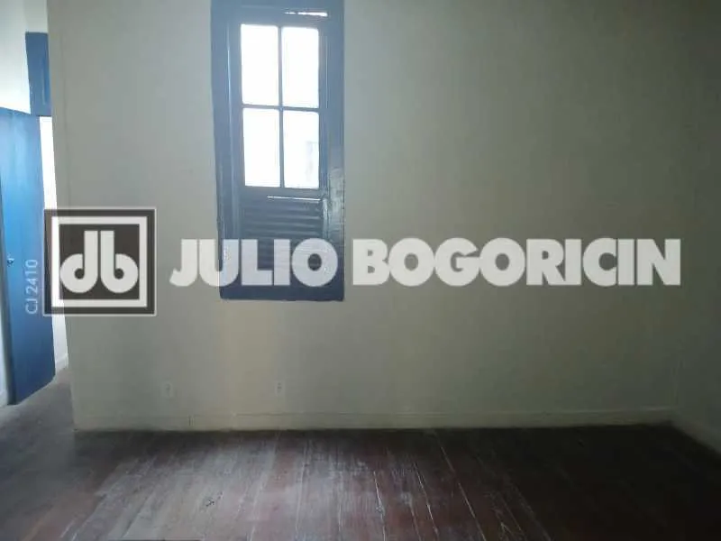Unfurnished apartment with 6 bedrooms and 3 bathrooms — photo 14