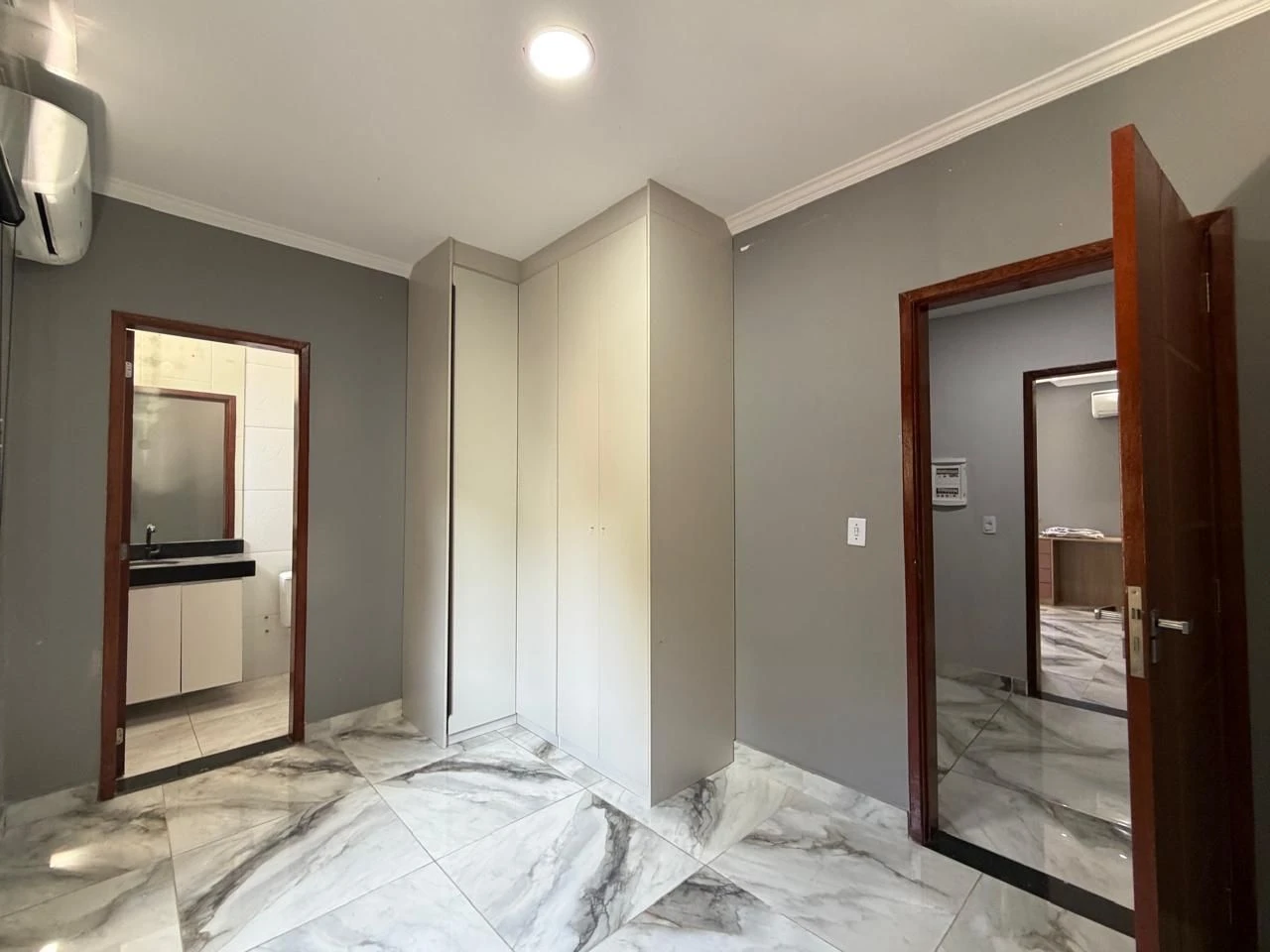 Casa em condomínio com 5 quartos e cozinha integrada — photo 28