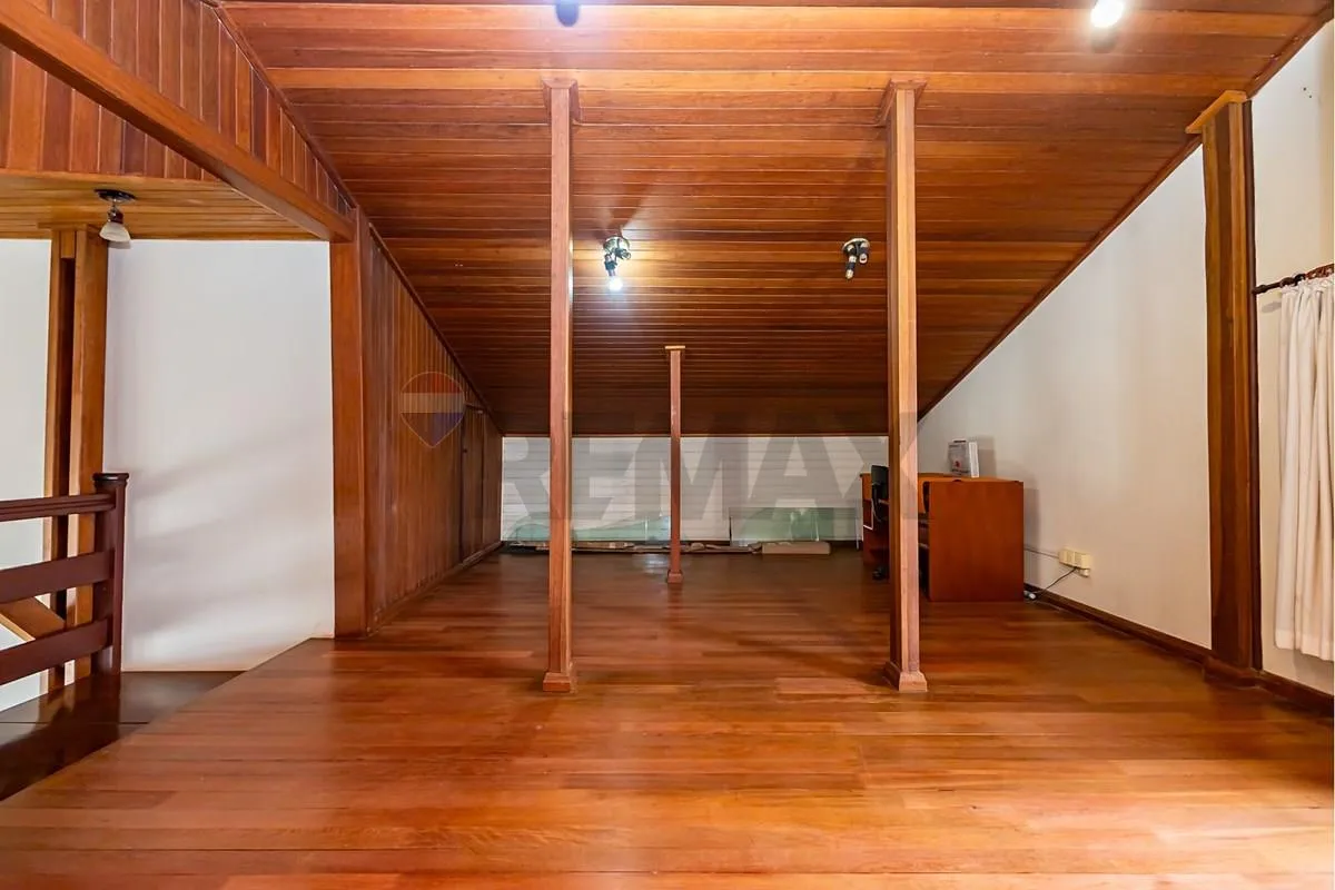 Casa de 303 m² com 4 quartos e churrasqueira privativa — photo 34